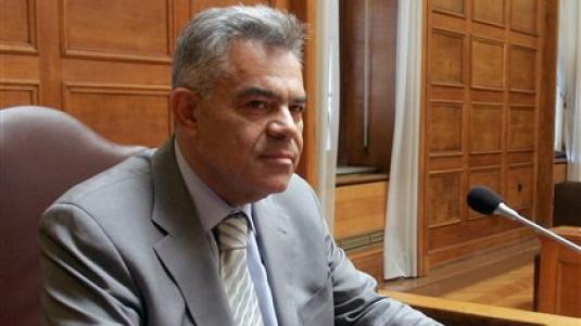 mantelis.jpg