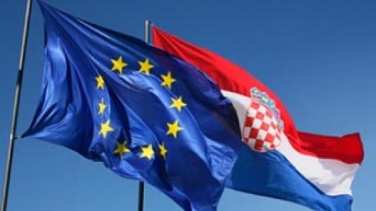 Υπεγράφη η συνθήκη προσχώρησης της Κροατίας στην ΕΕ
