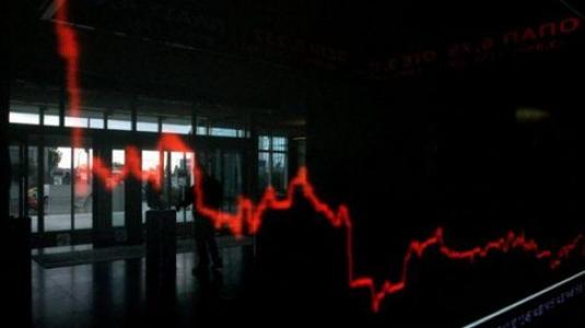 Διευρύνονται οι απώλειες στο ΧΑ