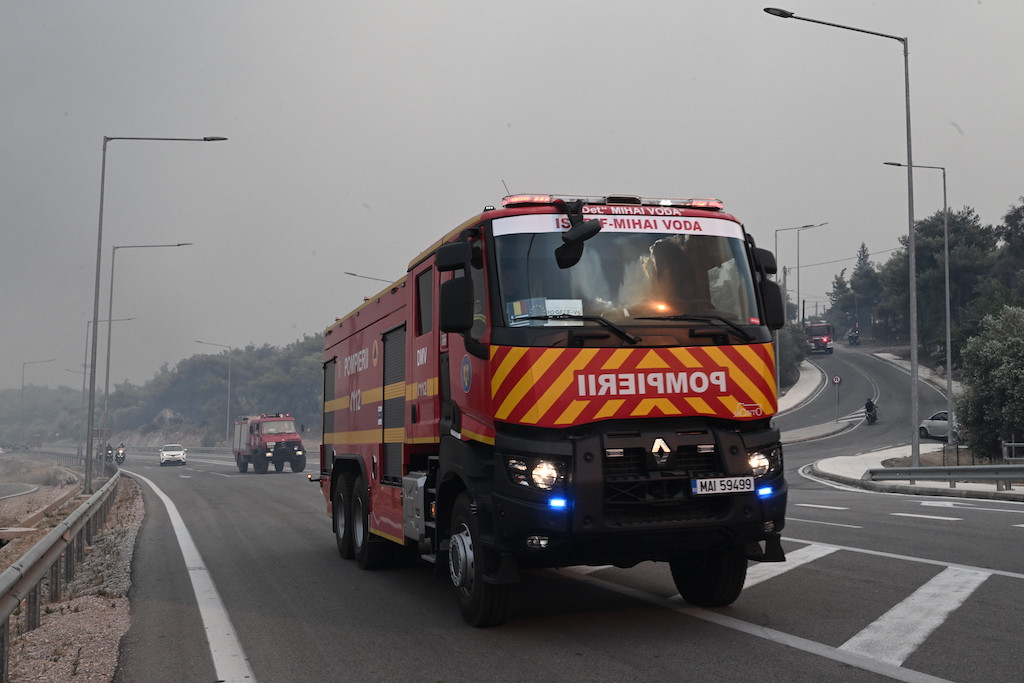 φωτιά - Ρουμάνοι πυροσβέστες,
(ΤΑΤΙΑΝΑ ΜΠΟΛΑΡΗ/EUROKINISSI)