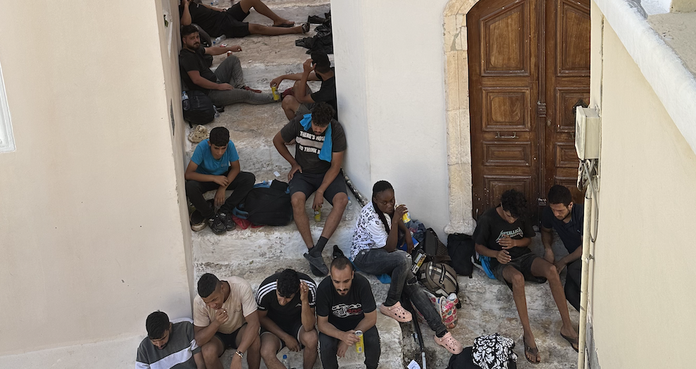 Καστελόριζο – Ρεπορτάζ TVXS / Βασανιστήριο για 49 πρόσφυγες