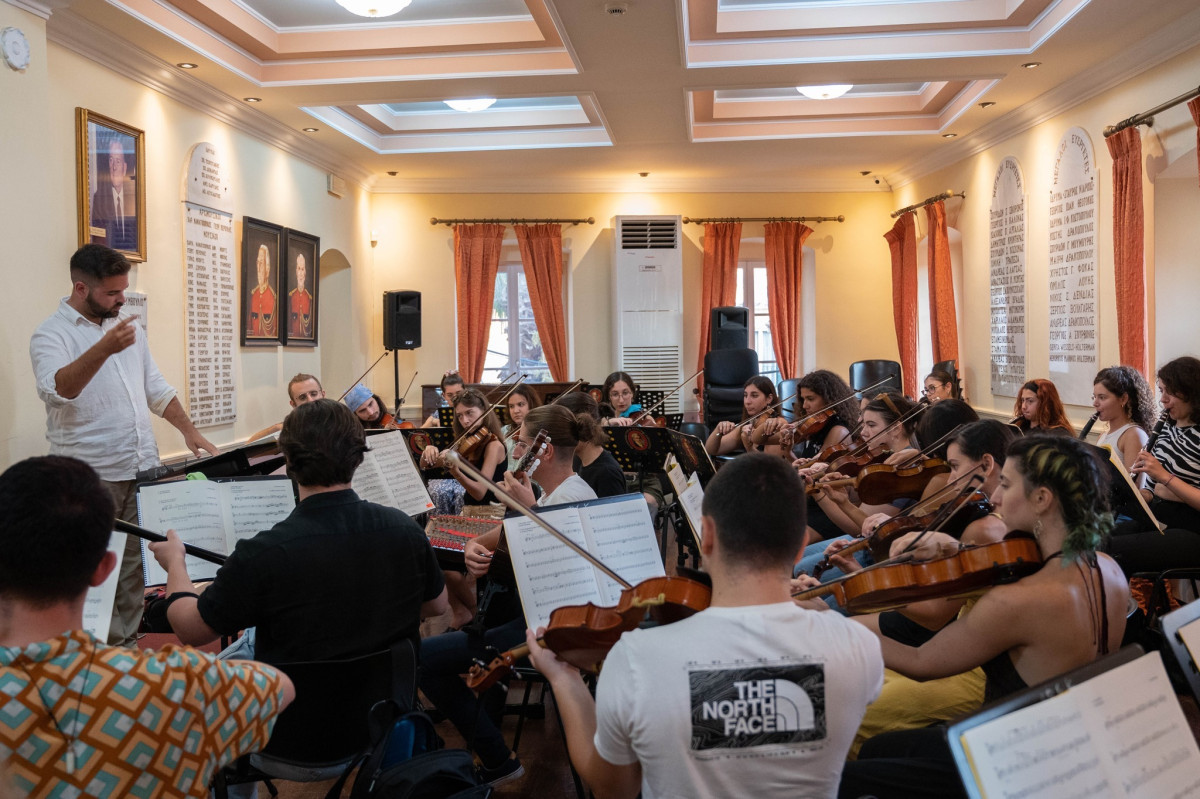 Άξιον Εστί / H Συμφωνική Ορχήστρα Μίκης Θεοδωράκης σε μια μοναδική συναυλία στο Παλαιό Φρούριο Κέρκυρας
