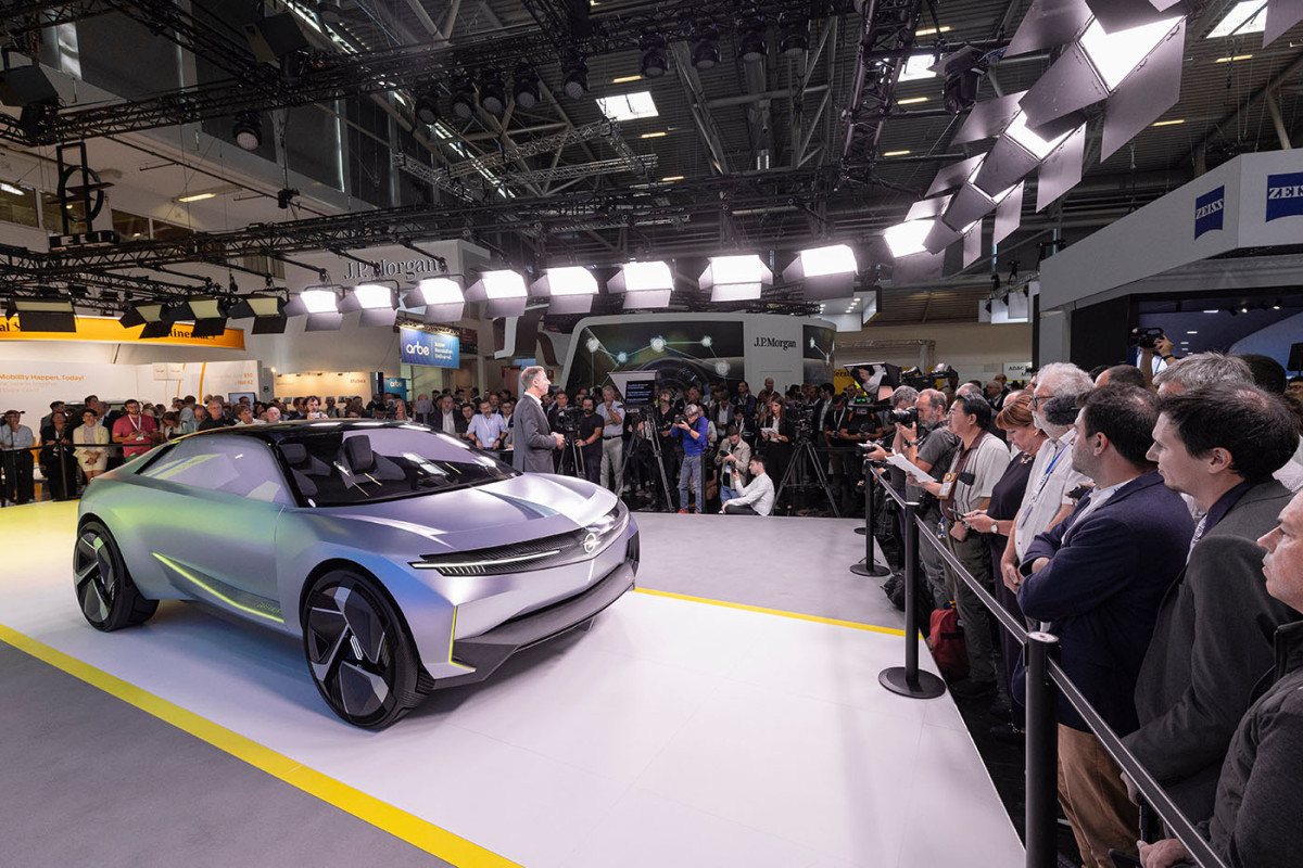 Opel Experimental / Το μέλλον της Opel σε παγκόσμια πρεμιέρα στο Μόναχο – IAA Mobility 2023