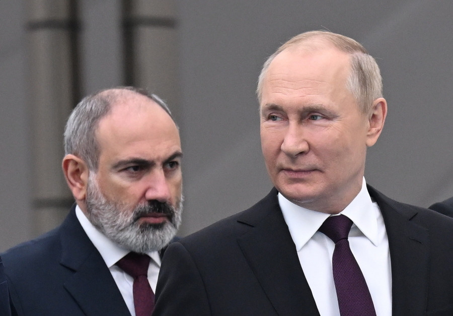 Ο πρόεδρος της Ρωσίας Βλαντιμίρ Πούτιν και ο πρωθυπουργός της Αρμενίας Νικόλ Πασινιάν EPA/DMITRY AZAROV / KREMLIN POOL / SPUTNIK MANDATORY CREDIT
