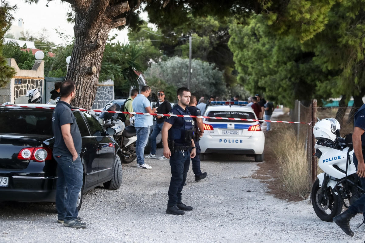 Περιστατικό με πυροβολισμούς στην περιοχή της Αρτέμιδας (ΘΑΝΑΣΗΣ ΔΗΜΟΠΟΥΛΟΣ / EUROKINISSI)