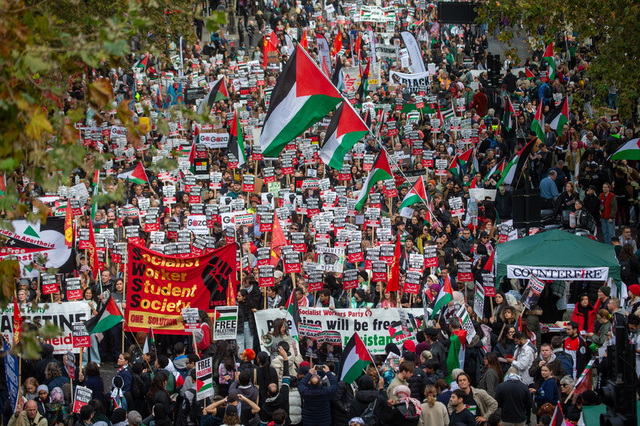 Βρετανία / «Βούλιαξε» το Λονδίνο από την διαδήλωση υπέρ της Παλαιστίνης - Πορείες σε Μάντσεστερ και η Γλασκώβη - tvxs.gr