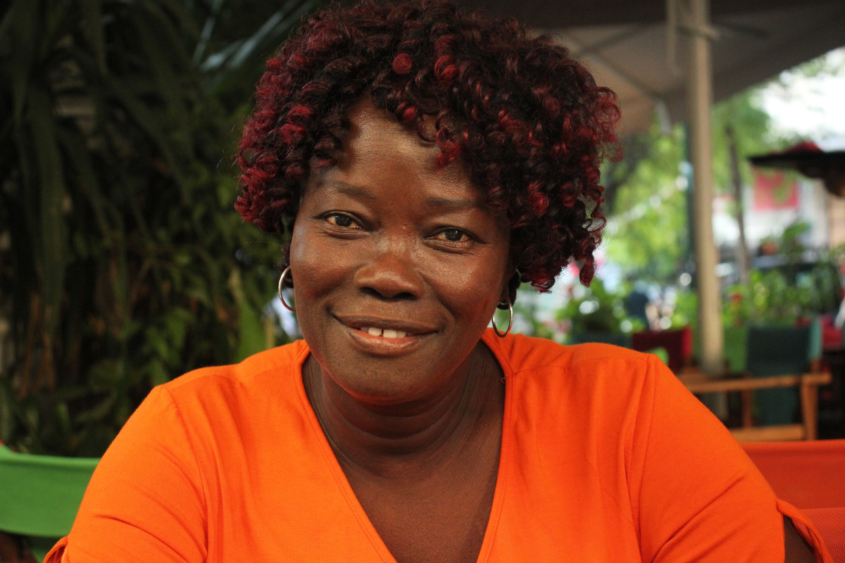 Λορέτα Μακόλεϊ / Μια αφρικανή υποψήφια για τα δικαιώματα όλων στην Αθήνα – «Να ζούμε μαζί, να αγαπάμε μαζί»
