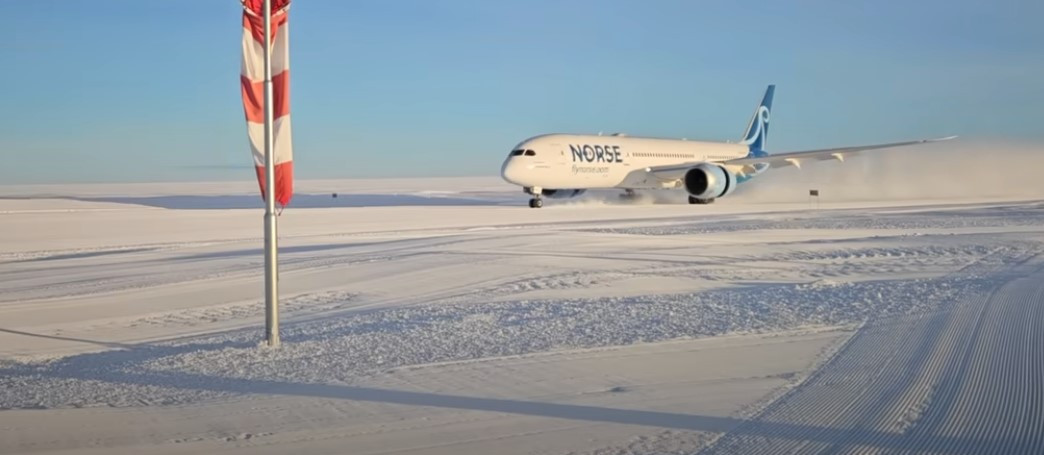 Ανταρκτική / Πρώτη προσγείωση ενός Boeing 787