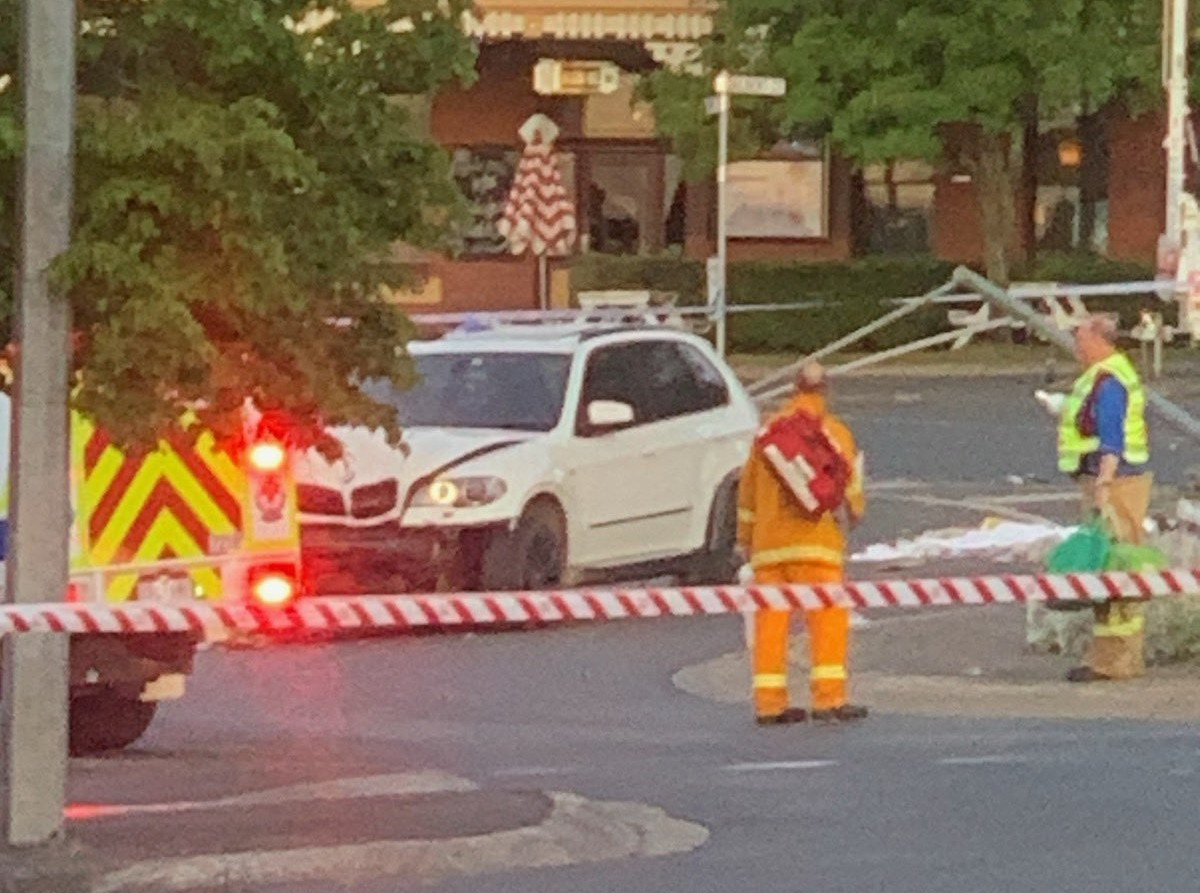 Αυστραλία / Αυτοκίνητο έπεσε πάνω σε παμπ – Πέντε νεκροί, ανάμεσά τους δυο παιδιά