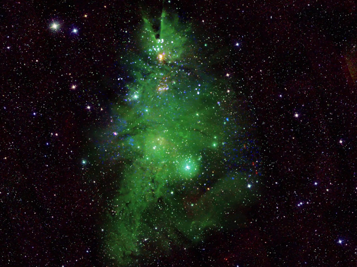 NASA / Ένα εντυπωσιακό «Χριστουγεννιάτικο δέντρο» από αστέρια