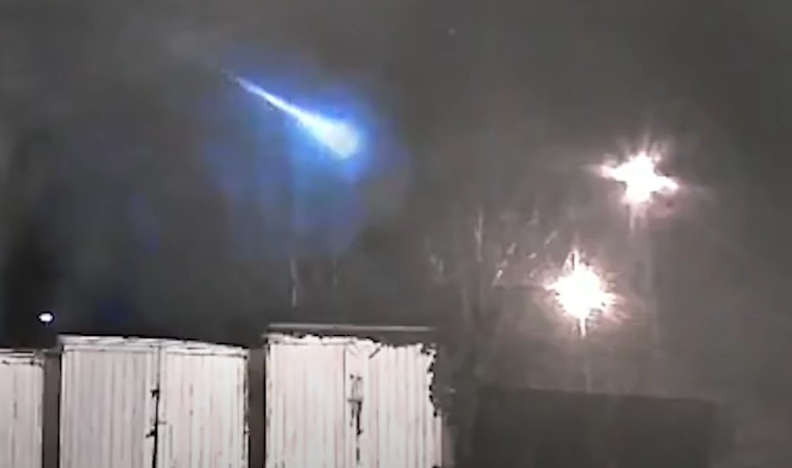 Βρετανία / Κάμερα ασφαλείας «τσάκωσε» μετεωρίτη να «βολτάρει» στον ουρανό του Μπέρμιγχαμ