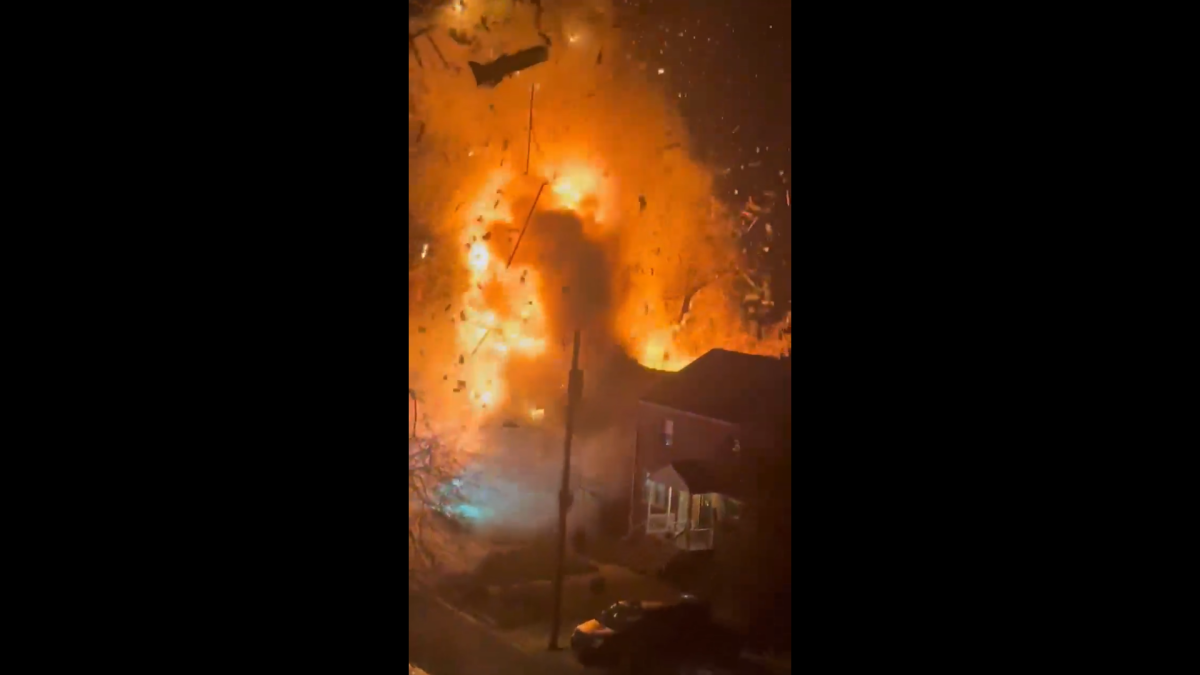 ΗΠΑ / Η στιγμή ισχυρότατης έκρηξης σε σπίτι – Τυλίχθηκε στις φλόγες [Βίντεο]