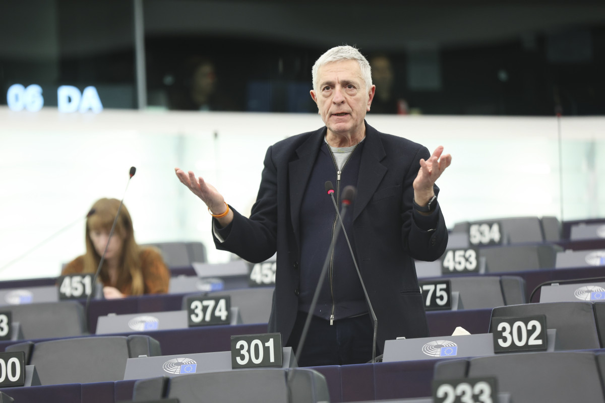 Κούλογλου / Μόνο η Δεξιά και η Ακροδεξιά υποστήριξαν την κυβέρνηση Μητσοτάκη στο Ευρωκοινοβούλιο
