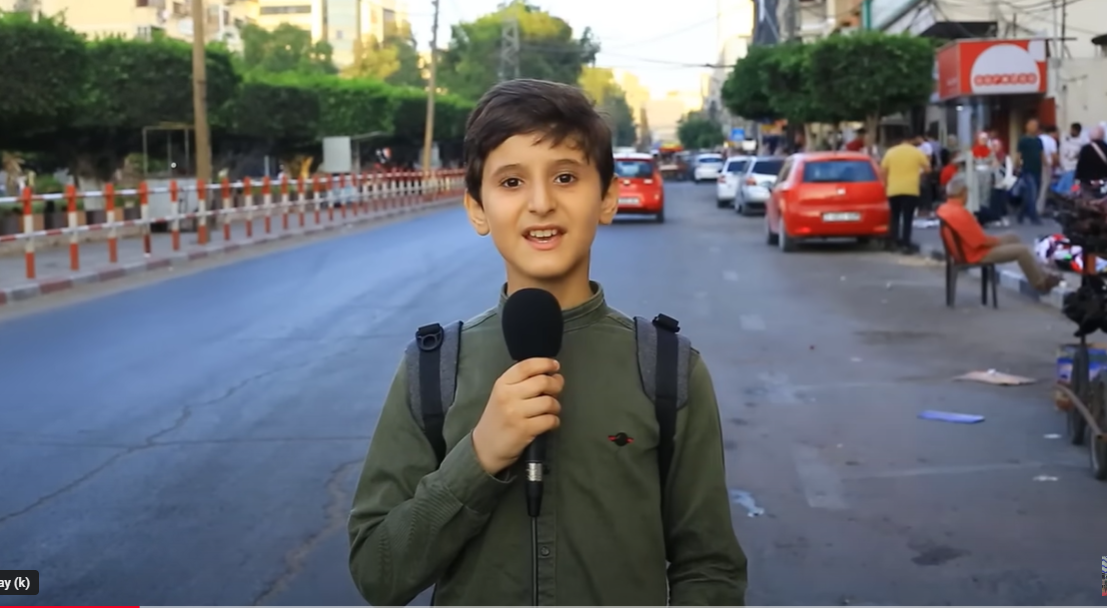 Γάζα / Ένα αγόρι ονειρευόταν να «σαρώσει» το διαδίκτυο. Το έκανε, αφού σκοτώθηκε από ισραηλινή βόμβα