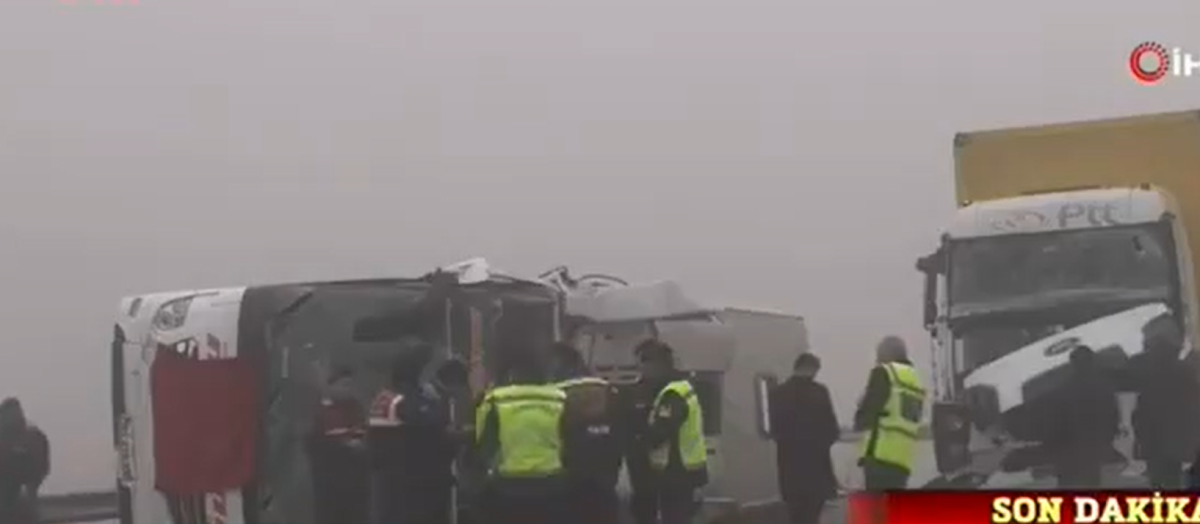 Τουρκία / Λεωφορείο συγκρούστηκε με φορτηγό – Τουλάχιστον 4 νεκροί και δεκάδες τραυματίες
