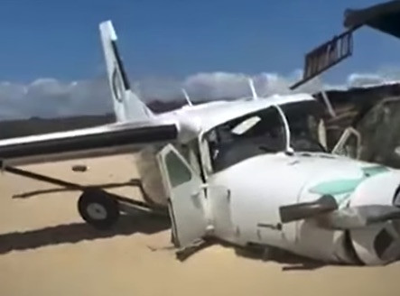 Μεξικό / Αεροσκάφος σε αναγκαστική προσγείωση σκότωσε έναν άνθρωπο που έκανε βόλτα στην παραλία