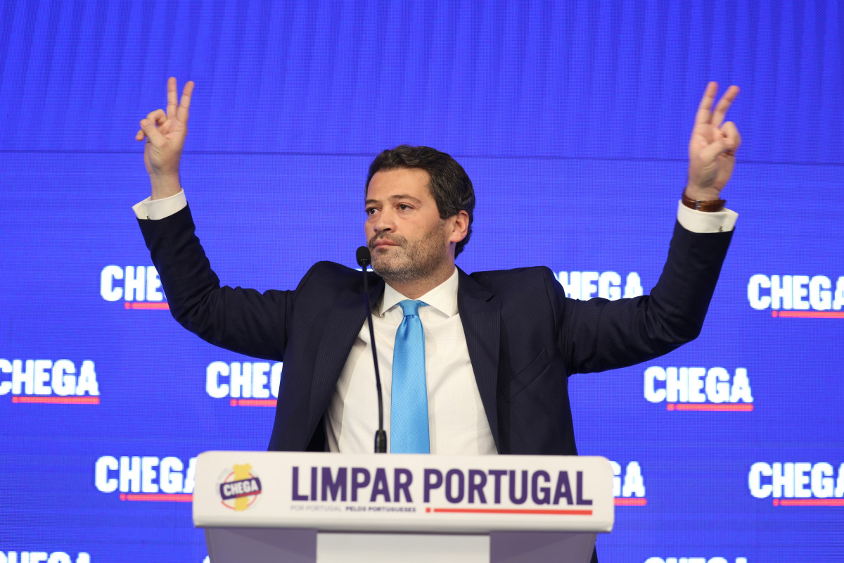 Ο πρόεδρος του δεξιού κόμματος Chega Αντρέ Βεντούρα το βράδυ των βουλευτικών εκλογών 2024 στα κεντρικά γραφεία του κόμματος, στη Λισαβόνα. EPA/MIGUEL A. LOPES