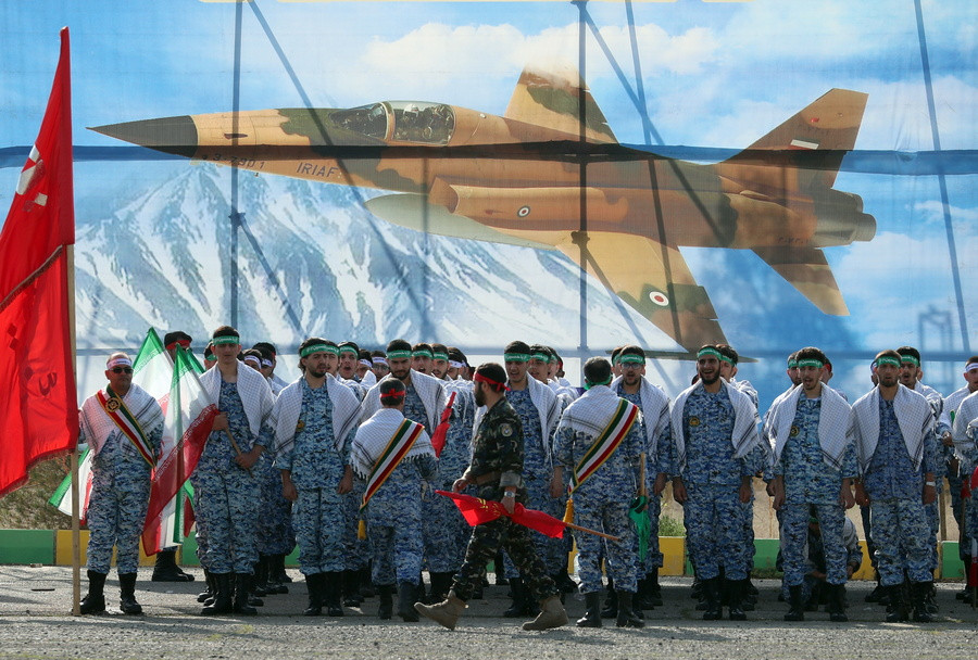 Φωτο αρχείου από την ημέρα του Ιρανικού Στρατού (EPA/ABEDIN TAHERKENAREH)