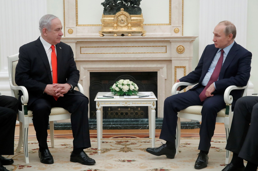 Ο Ρώσος πρόεδρος με τον Ισραηλινό πρωθυπουργό σε επίσημη συνάντηση στη Μόσχα το 2020-EPA/MAXIM SHEMETOV