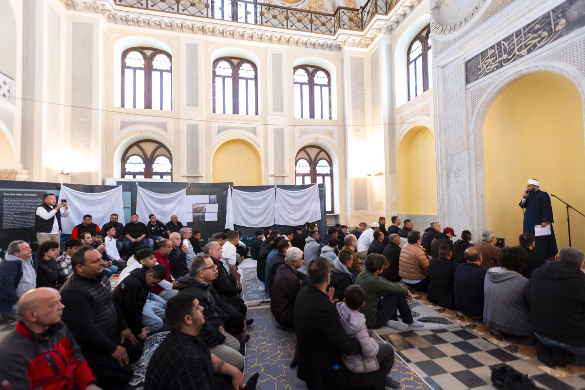 Προσευχή μουσουλμάνων στο Γενί Τζαμί (ΜΟΤΙΟΝΤΕΑΜ/ ΒΕΡΒΕΡΙΔΗΣ ΒΑΣΙΛΗΣ)