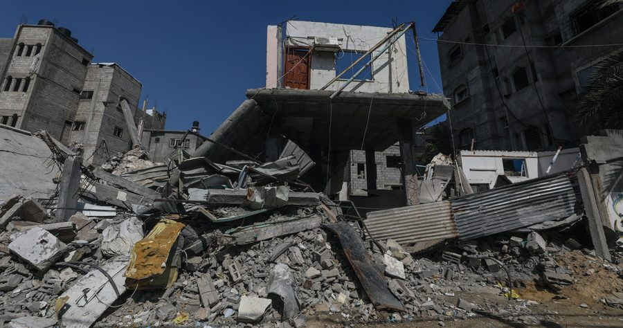 Βομβαρδισμένα κτίρια στην Γάζα