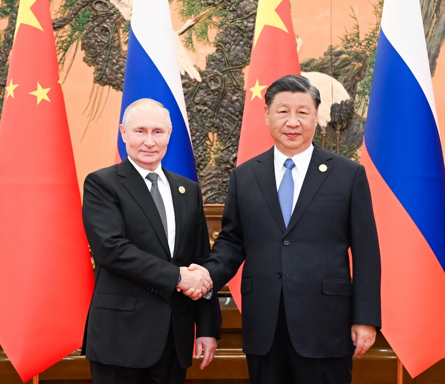 Ο πρόεδρος της Κίνας Σι Τζινπίνγκ με τον πρόεδρο της Ρωσάις, Βλαντιμίρ Πούτιν (EPA/XINHUA / ZHANG LING CHINA OUT / UK AND IRELAND OUT  /       MANDATORY CREDIT  EDITORIAL USE ONLY  EDITORIAL USE ONLY)