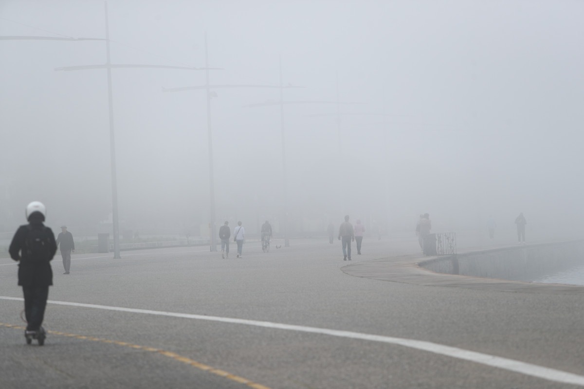 Ομίχλη και σκόνη από την Αφρική στη Θεσσαλονίκη (ΒΑΣΙΛΗΣ ΒΕΡΒΕΡΙΔΗΣ/MOTIONTEAM)