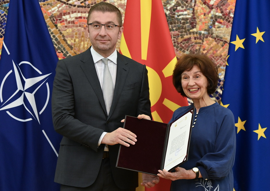 Ο πρωθυπουργός της Βόρειας Μακεδονίας Χρίστιαν Μίτσκοσκι και η πρόεδρος της χώρας, Γκορντάνα Σιλιάνοφσκα