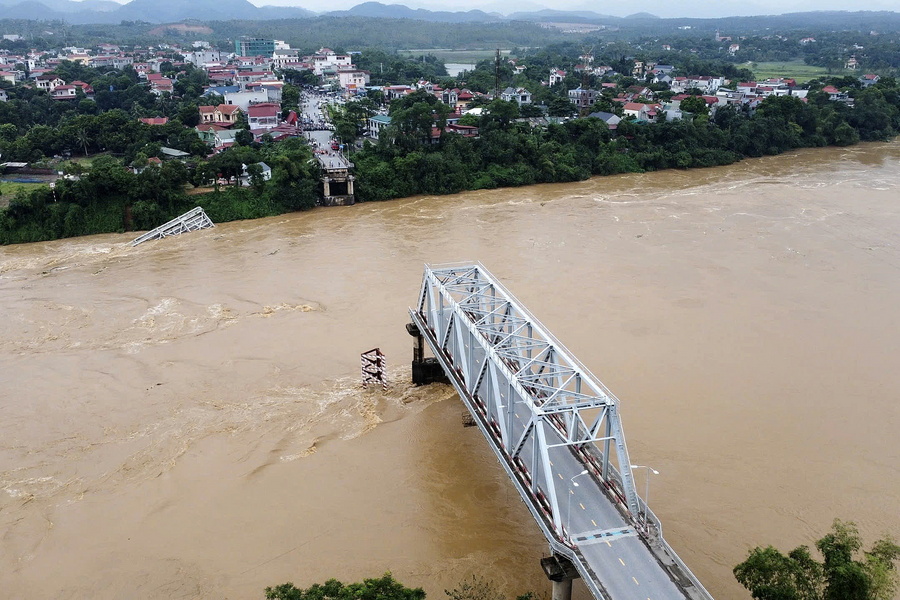 EPA/TA TOAN/VIETNAM NEWS AGENCY 