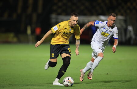 super-league-o-aris-de-stamata-2-0-ti-lamia-kai-epiase-tin-aek-stin-proti-thesi-502247