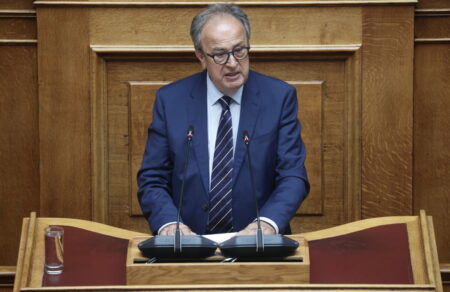 giorgos-apostolakis-paraitithike-o-voyleytis-tis-nikis-paredose-tin-edra-530163