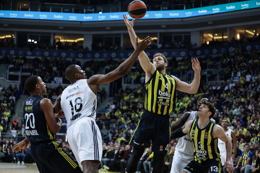 Φενέρμπαχτσε - Ρεάλ Μαδρίτης EPA/ERDEM SAHIN