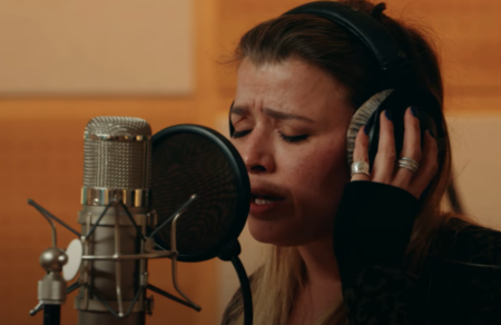 zoi-chameni-to-sygkinitiko-tragoydi-tis-ioylias-karapataki-gia-ta-tempi-568634