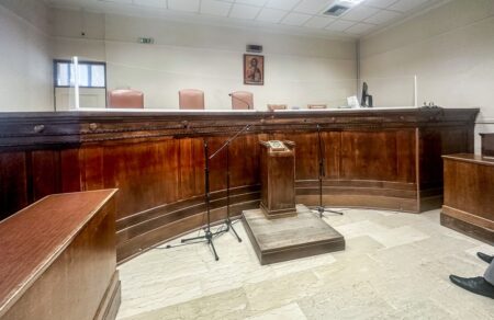 petros-leykovits-omofona-enochos-gia-ton-viasmo-tis-koris-toy-582830