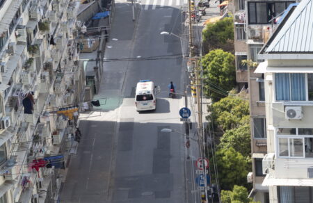 kina-ekrixi-se-sygkrotima-katoikion-nekros-traymaties-kai-agnooymenoi-597504