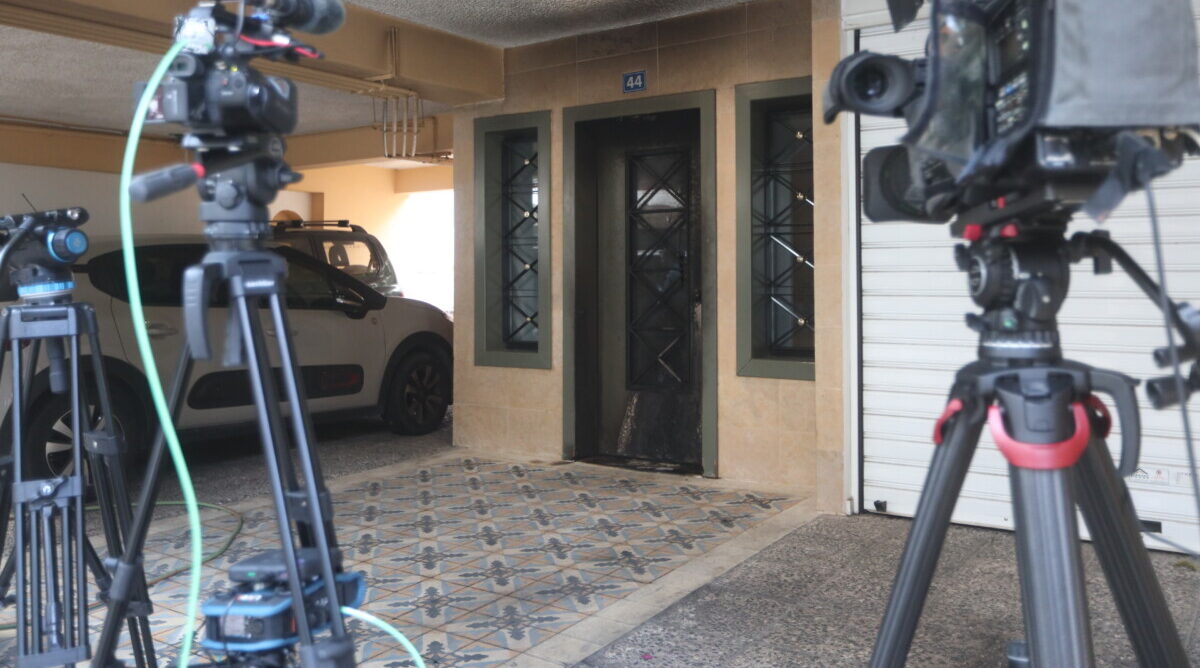 Έκρηξη στην είσοδο της πολυκατοικίας στα Πετράλωνα, όπου μένει ο βουλευτής της Νέας Δημοκρατίας Μάξιμος Χαρακόπουλος, Τετάρτη 14 Μαΐου 2025. 
(ΓΙΑΝΝΗΣ ΠΑΝΑΓΟΠΟΥΛΟΣ/EUROKINISSI)