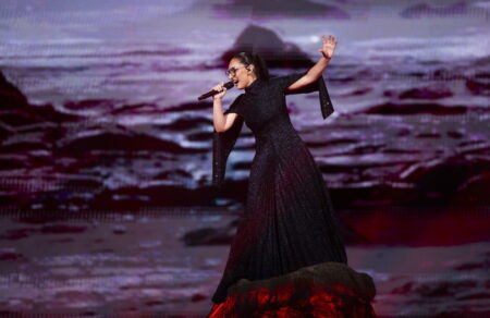 eurovision-2025-magepse-i-emfanisi-tis-klavdia-me-tin-asteromata-ston-v-imiteliko-606776
