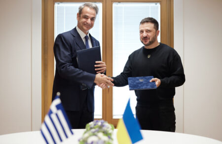oykraniko-epikoinonia-mitsotaki-zelenski-ti-syzitisan-609556