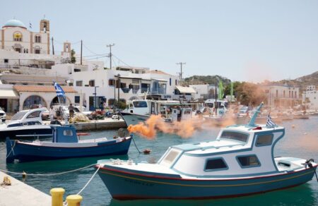 patmos-34chronos-pidixe-sti-thalassa-apo-ploio-poy-anachoroyse-600841
