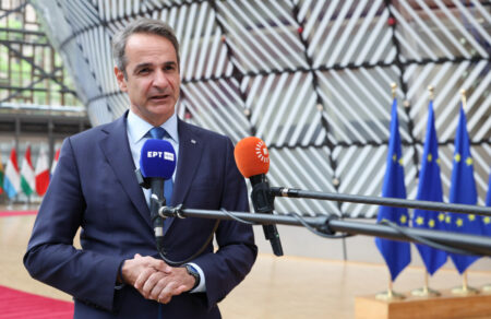 mitsotakis-apefyge-na-apantisei-gia-to-skandalo-opekepe-ti-eipe-gia-metanasteysi-toyrkolyviko-mnimonio-625104
