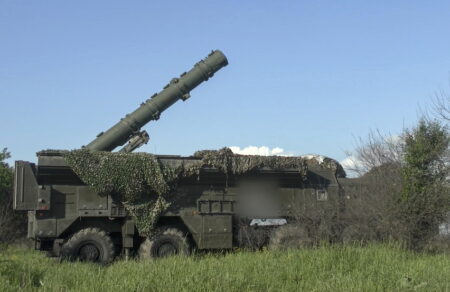 ekthesi-o-planitis-antimetopos-me-nea-koyrsa-pyrinikon-exoplismon-620493