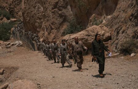 dialysi-pkk-i-stigmi-tis-paradosis-ton-oplon-foto-632170