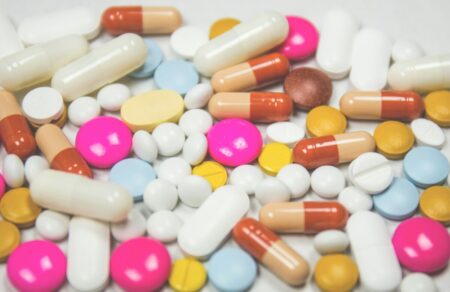 antisylliptika-o-tramp-thelei-na-kapsei-ekatommyria-644402