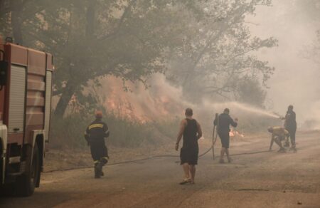 fotia-stin-patra-ethelontis-kai-ochi-empristis-o-25chronos-lene-oi-dikigoroi-toy-647823