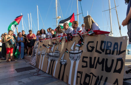 global-sumud-flotilla-ta-erotimata-gia-ti-schesi-tis-ellinikis-kyvernisis-me-tin-epithesi-sto-stolo-664134