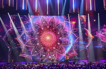 intervision-panigyriko-klima-kai-politiko-thriler-i-apantisi-tis-moschas-stin-eurovision-661621