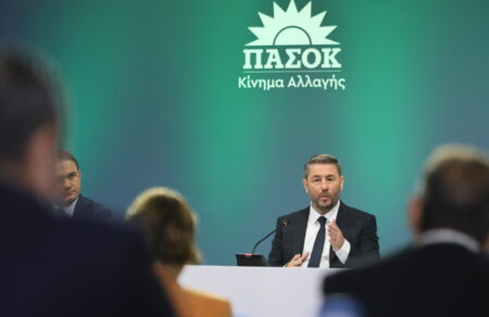 pasok-anavoyn-ta-aimata-meta-to-fiasko-me-ton-dieythynti-grafeioy-toy-androylaki-660667