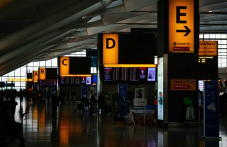 kyvernoepithesi-se-aerodromia-talaiporia-gia-chiliades-epivates-den-echoyme-kamia-enimerosi-661552