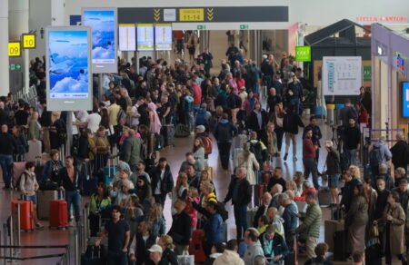 kyvernoepithesi-se-aerodromia-synechizontai-ta-provlimata-se-chithrooy-verolino-kai-vryxelles-661779