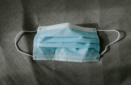 ereyna-vomves-toxikon-oysion-oi-maskes-gia-ton-koronoio-656701